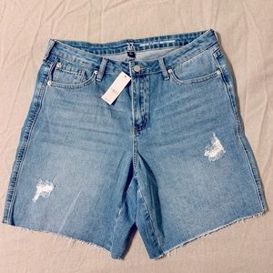 NY&C Dream Curvy Boyfriend Shorts